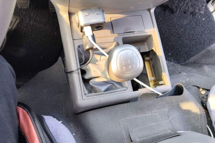 Used Jinbei Hiace 2016 2.0L Express Series Standard Version V19 Gear Lever