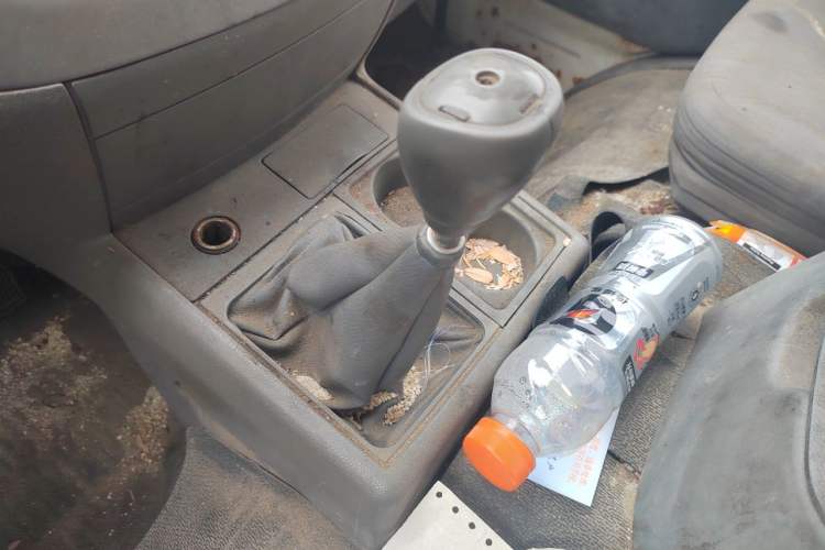 Used Jinbei Hiace 2016 2.0L Express Series Standard Version V19 Gear Lever