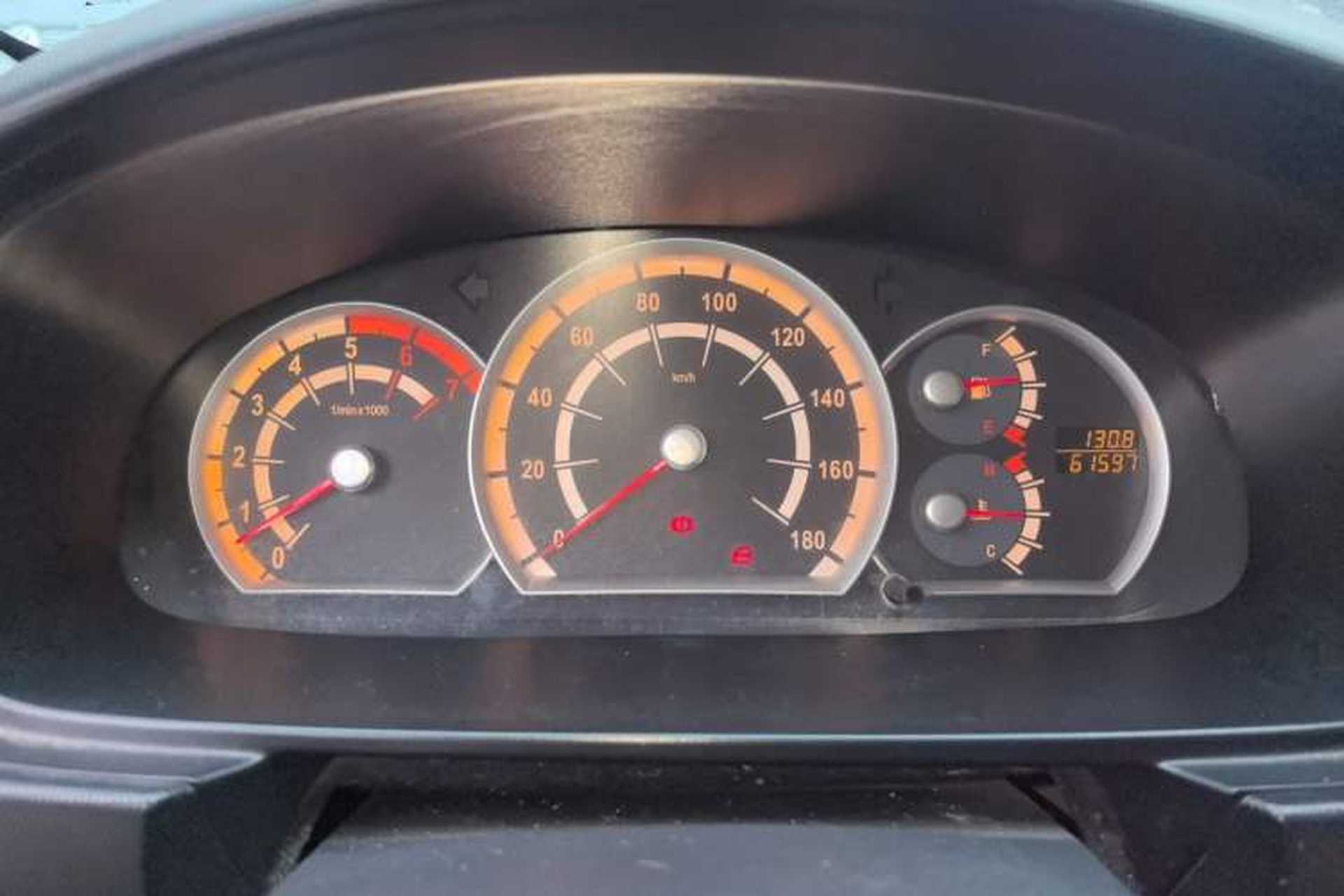 Used Jinbei Hiace 2016 2.0L Express Series Standard Version V19 Instrument Cluster