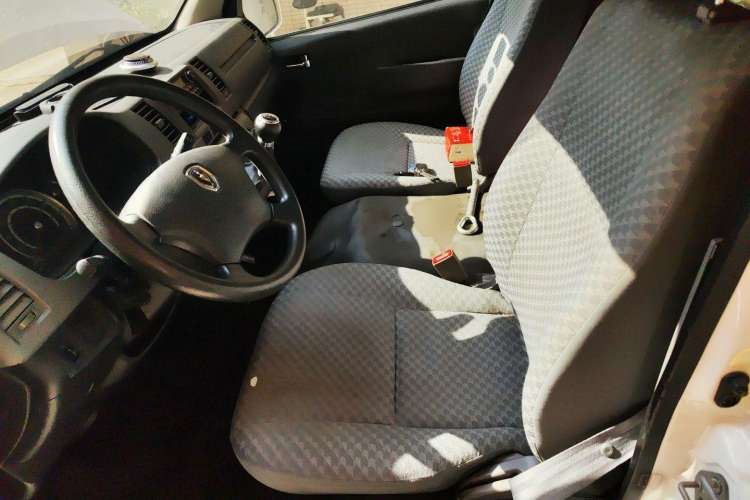 Used Jinbei Hiace 2016 2.2L Luxury Version V22 Left Front Seat