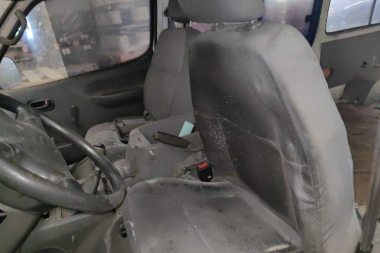 Used Jinbei Hiace 2016 2.0L Express Series Standard Version V19 Left Front Seat