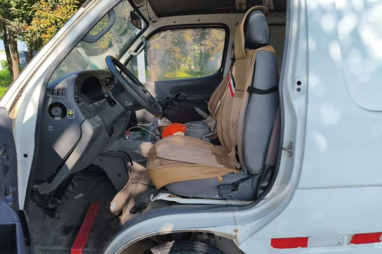 Used Jinbei Hiace 2016 2.0L Express Series Standard Version V19 Left Front Seat