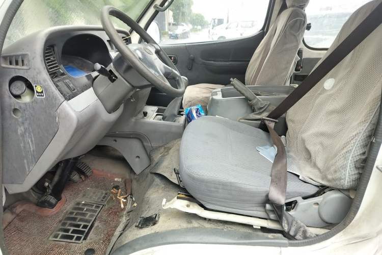 Used Jinbei Hiace 2016 2.0L Express Series Standard Version V19 Left Front Seat