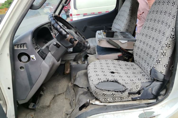 Used Jinbei Hiace 2016 2.0L Express Series Standard Version V19 Left Front Seat