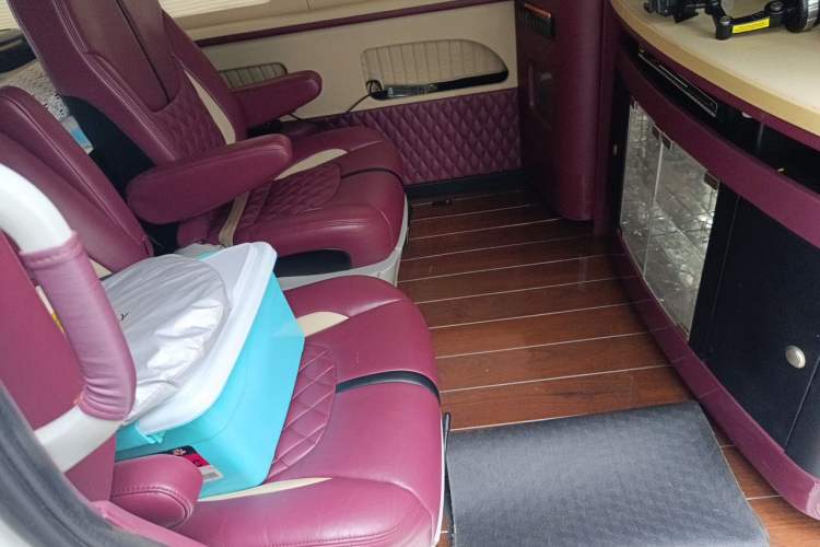 Used Jinbei Hiace 2016 2.4L Da Hai Shi W Standard Edition Left Rear Seat
