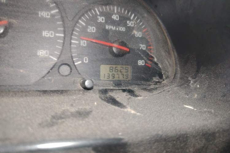 Used Jinbei Hiace 2016 2.0L Express Series Standard Version V19 Odometer Close Up