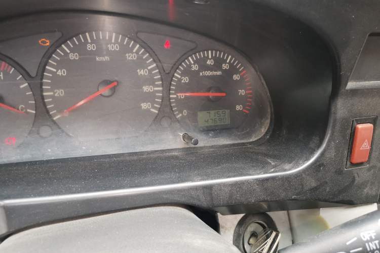 Used Jinbei Hiace 2016 2.0L Express Series Standard Version V19 Odometer Close Up