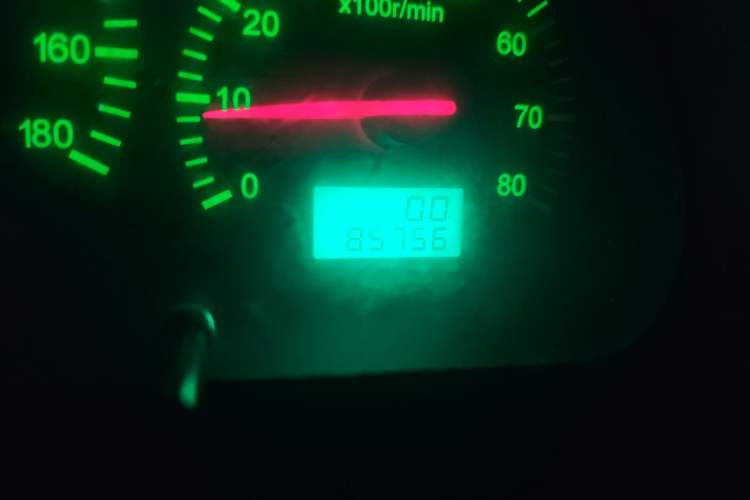 Used Jinbei Hiace 2016 2.0L Express Series Standard Version V19 Odometer Close Up