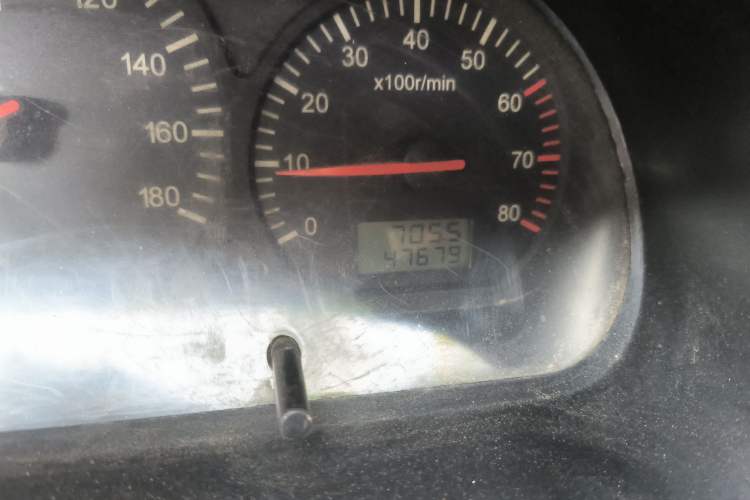 Used Jinbei Hiace 2016 2.0L Express Series Standard Version V19 Odometer Close Up