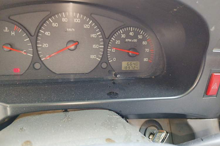Used Jinbei Hiace 2016 2.0L Express Series Standard Version V19 Odometer Close Up