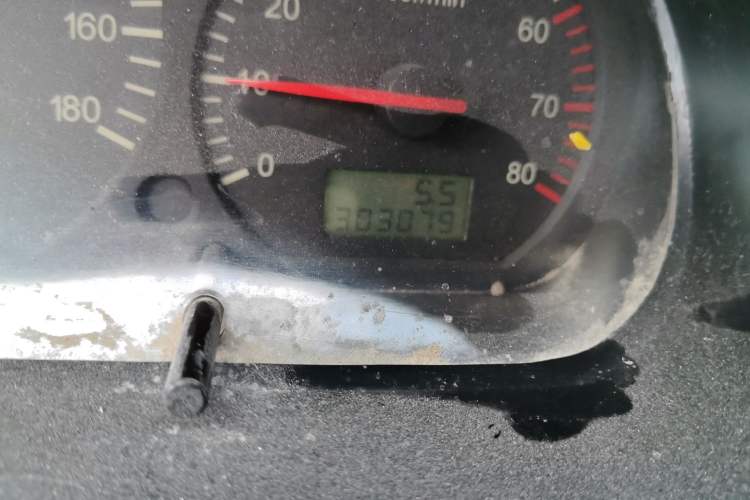 Used Jinbei Hiace 2016 2.0L Express Series Standard Version V19 Odometer Close Up