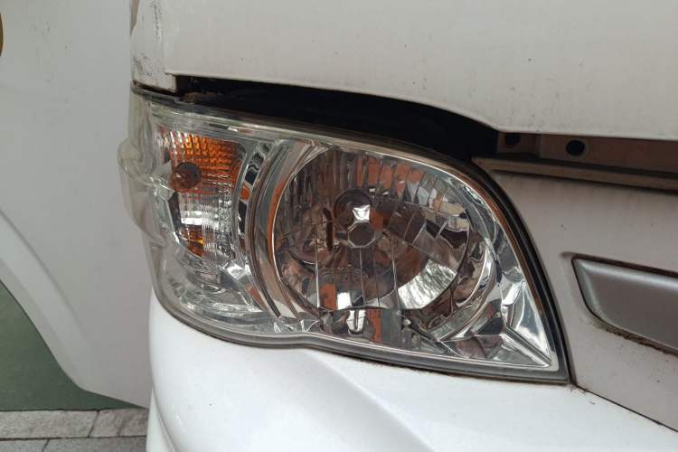 Used Jinbei Hiace 2016 2.4L Da Hai Shi W Standard Edition Right Front Headlight
