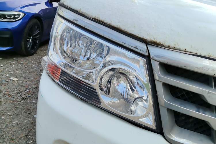 Used Jinbei Hiace 2016 2.0L Express Series Standard Version V19 Right Front Headlight