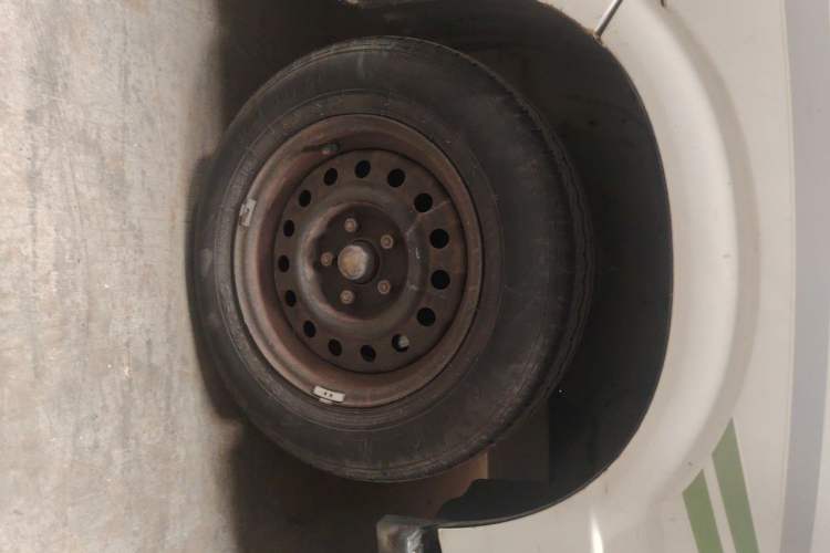 Used Jinbei Hiace 2016 2.0L Express Series Standard Version V19 Right Front Wheel Hub