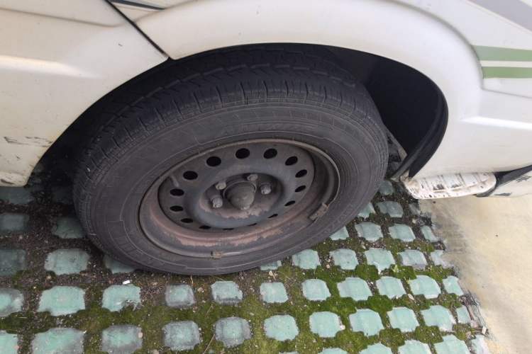 Used Jinbei Hiace  Right Front Wheel Hub