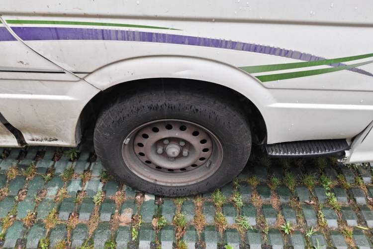 Used Jinbei Hiace 2016 2.0L Express Series Standard Version V19 Right Front Wheel Hub