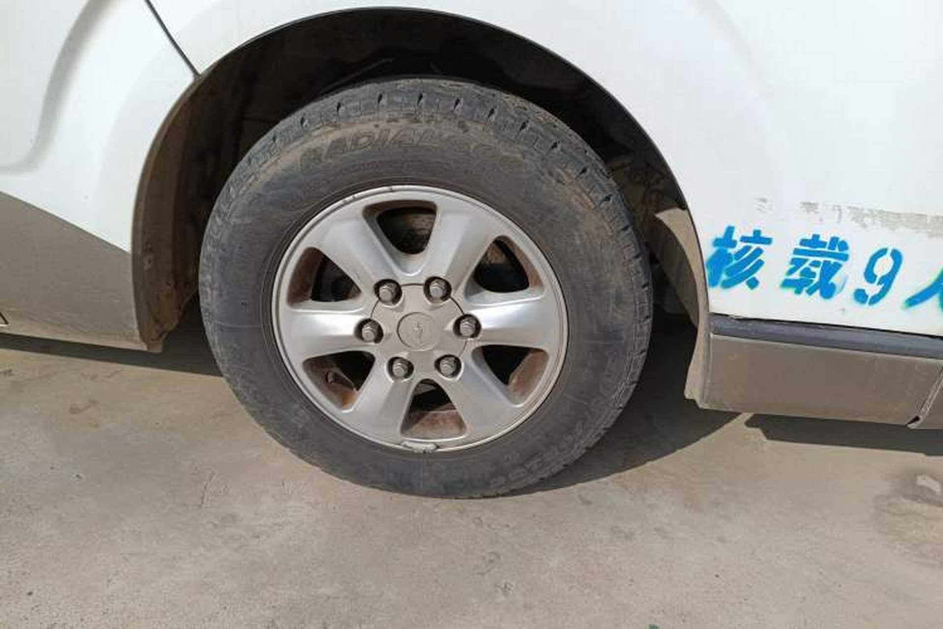 Used Jinbei Hiace 2016 2.0L Luxury Version V19 Right Front Wheel Hub
