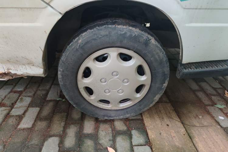 Used Jinbei Hiace  Right Front Wheel Hub