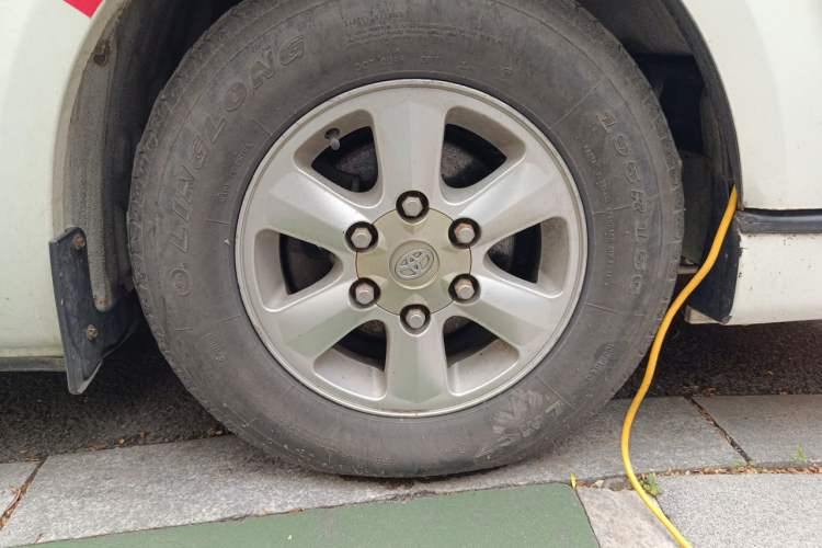Used Jinbei Hiace 2016 2.4L Da Hai Shi W Standard Edition Right Front Wheel Hub