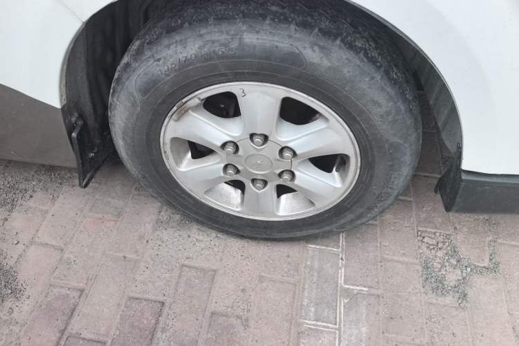Used Jinbei Hiace 2016 2.0L Express Series Standard Version V19 Right Front Wheel Hub