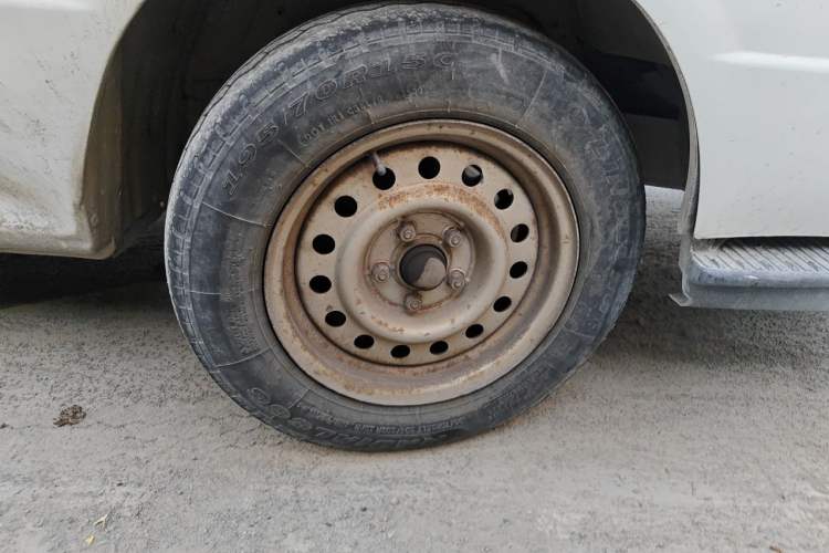 Used Jinbei Hiace  Right Front Wheel Hub