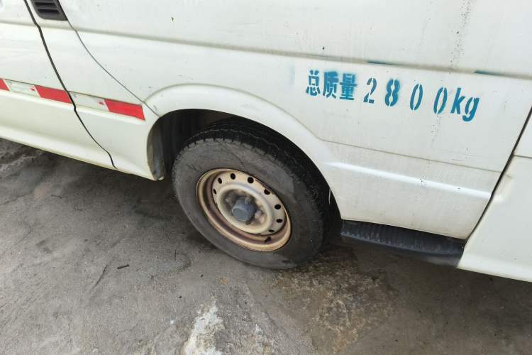 Used Jinbei Hiace 2016 2.0L Express Series Standard Version V19 Right Front Wheel Hub