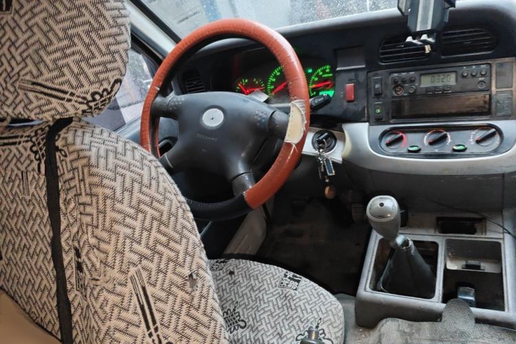Used Jinbei Hiace 2016 2.0L Express Series Standard Version V19 Steering Wheel