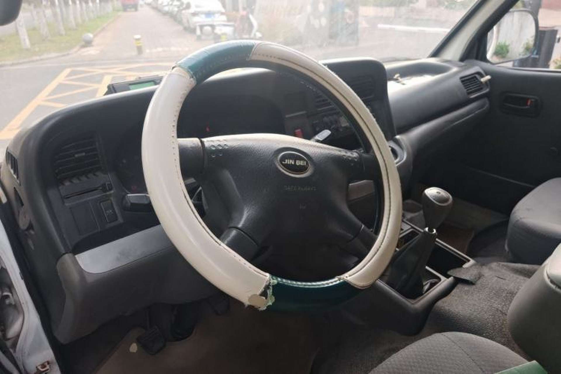 Used Jinbei Hiace 2016 2.0L Express Series Standard Version V19 Steering Wheel