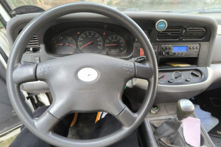 Used Jinbei Hiace 2016 2.0L Express Series Standard Version V19 Steering Wheel