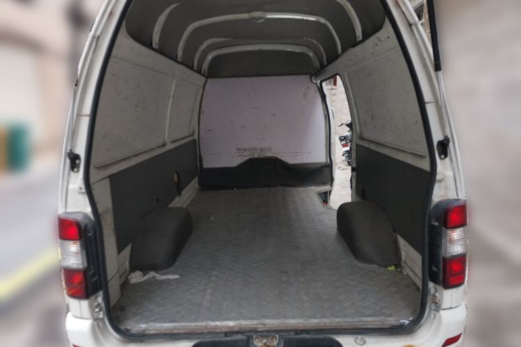 Used Jinbei Hiace 2016 2.0L Express Series Standard Version V19 Trunk