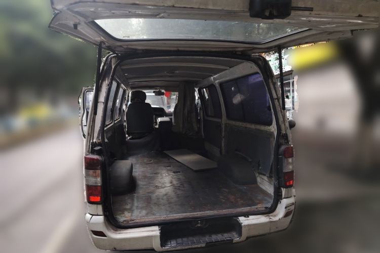 Used Jinbei Hiace 2016 2.0L Express Series Standard Version V19 Trunk