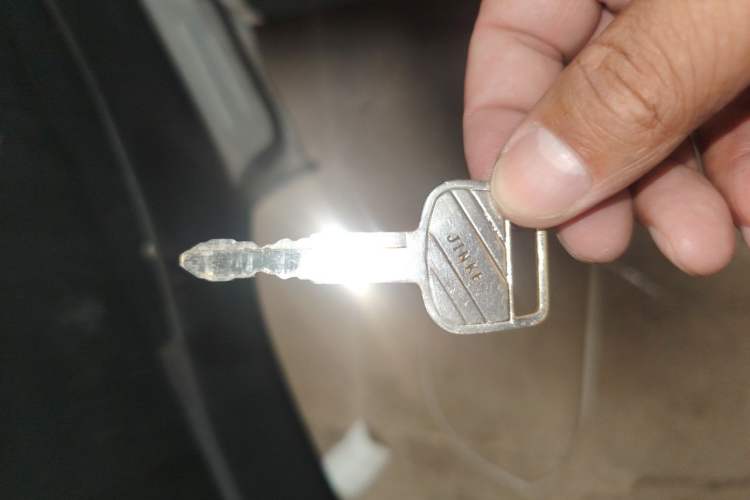 Used Jinbei Hiace 2016 2.0L Express Series Standard Version V19 Vehicle Key
