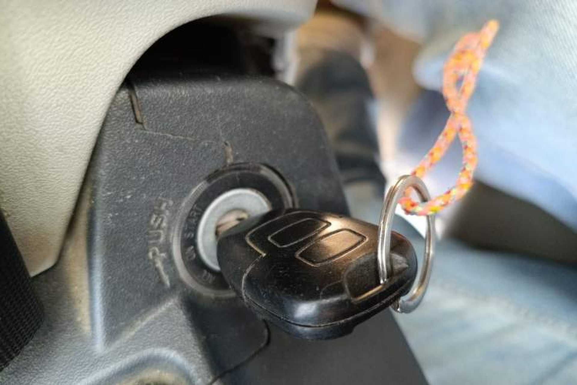 Used Jinbei Hiace 2016 2.0L Luxury Version V19 Vehicle Key