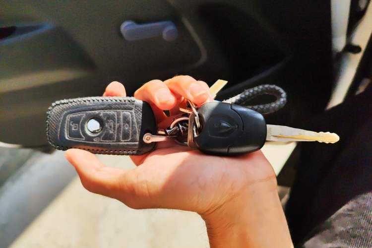 Used Jinbei Hiace 2016 2.2L Luxury Version V22 Vehicle Key
