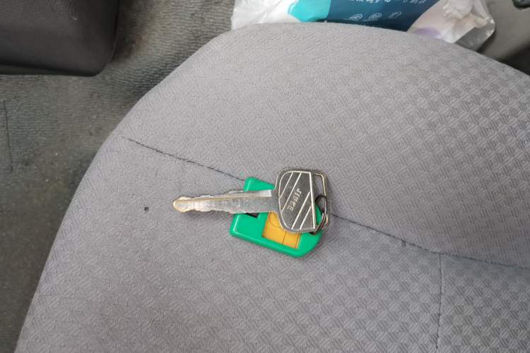 Used Jinbei Hiace 2016 2.0L Express Series Standard Version V19 Vehicle Key