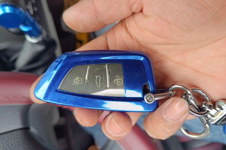 Used Jinbei Hiace 2016 2.4L Da Hai Shi W Standard Edition Vehicle Key