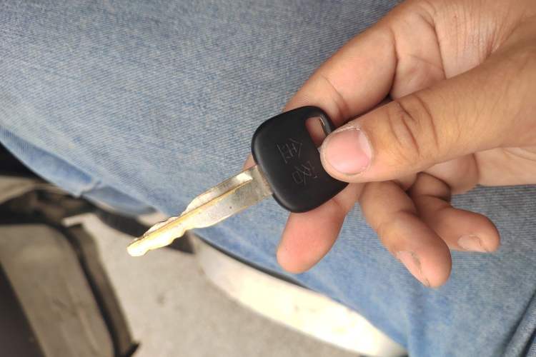 Used Jinbei Hiace 2016 2.0L Express Series Standard Version V19 Vehicle Key