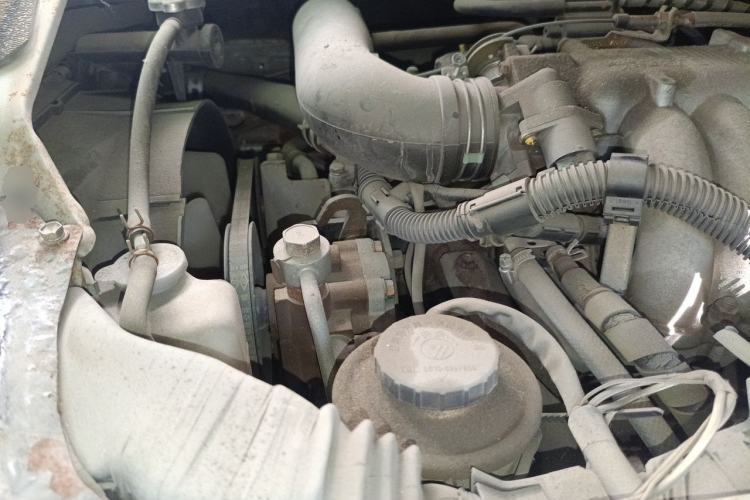 Used Jinbei Hiace  Engine Bay
