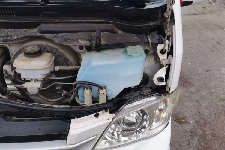 Used Jinbei Hiace  Engine Bay Left