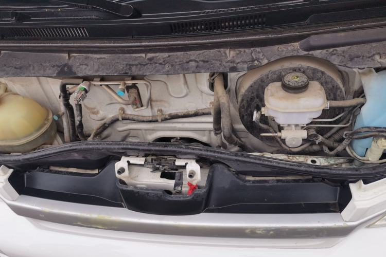 Used Jinbei Hiace  Engine Bay