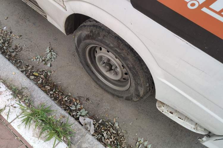 Used Jinbei Hiace  Right Front Wheel Hub