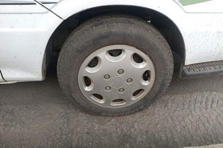 Used Jinbei Hiace  Right Front Wheel Hub