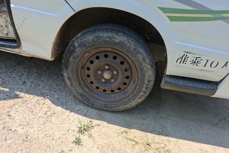 Used Jinbei Hiace  Right Front Wheel Hub