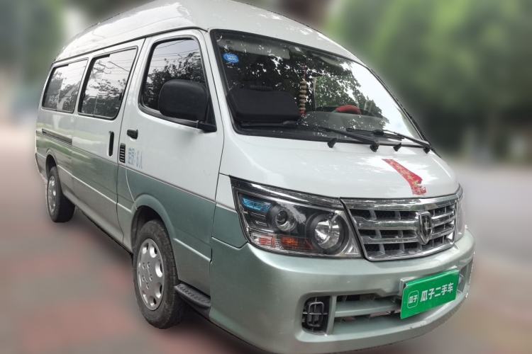 Used Jinbei Hiace 2018 2.0L Fifth-Generation Express Deluxe Extended High-Roof 6-Seater V19S Front Right 45 Deg