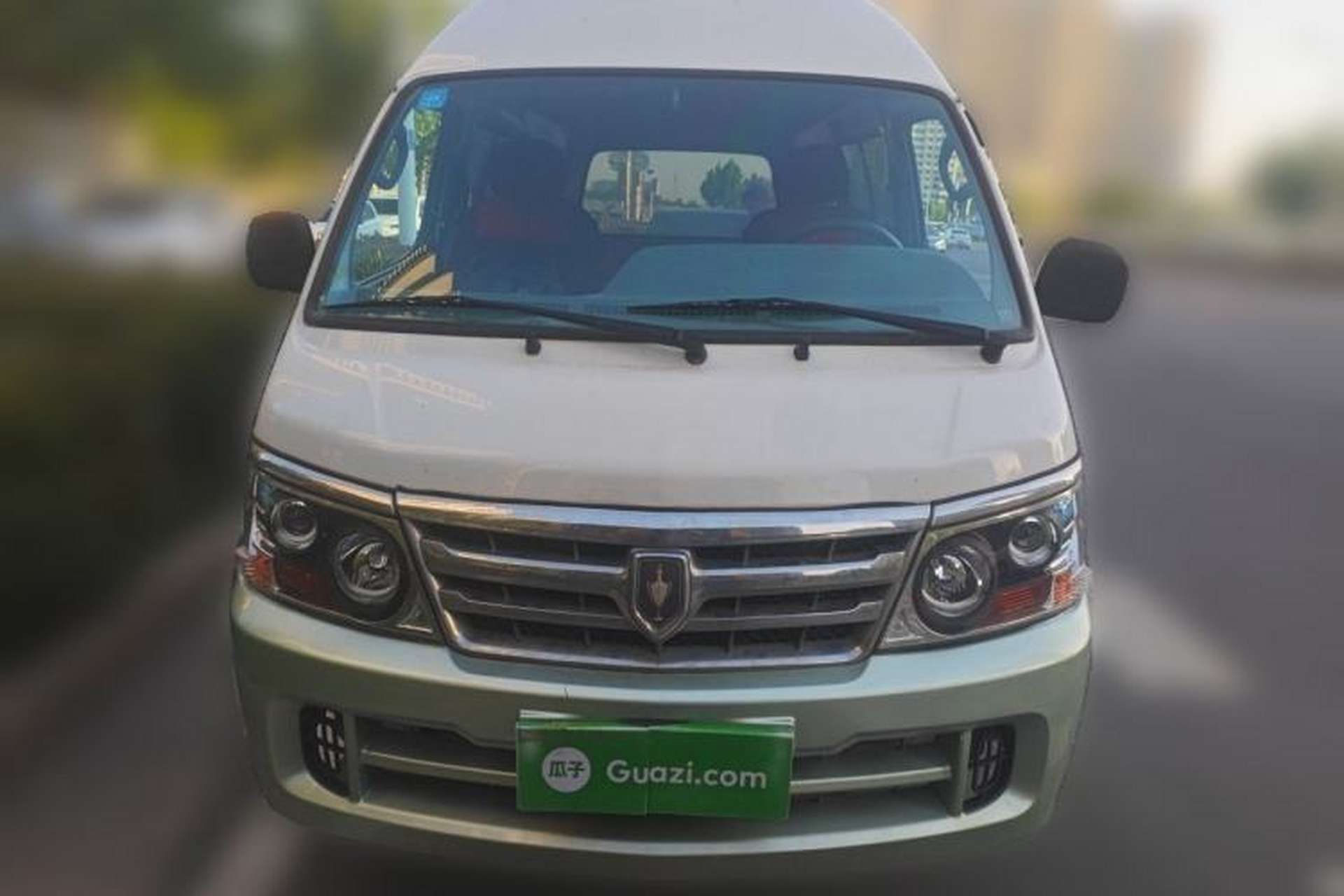 Used Jinbei Hiace 2018 2.0L Fifth-Generation Express Deluxe Extended High-Roof 6-Seater V19S Front