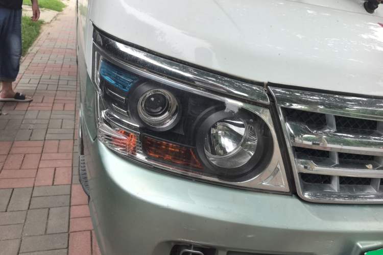 Used Jinbei Hiace 2018 2.0L Fifth-Generation Express Deluxe Extended High-Roof 6-Seater V19S Right Front Headlight
