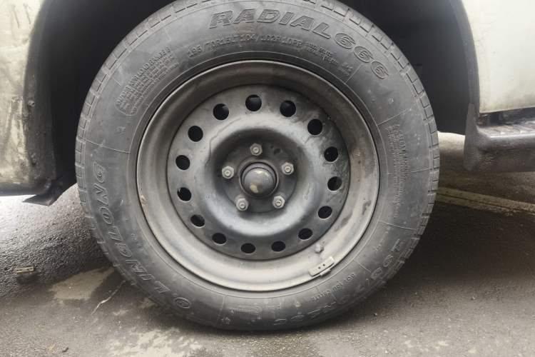 Used Jinbei Hiace 2018 2.0L Fifth-Generation Kuaiyun Standard Version Standard Roof 6 Seats V19S Right Front Wheel Hub
