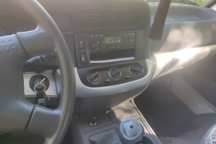 Used Jinbei Hiace 2018 2.0L Fifth-Generation Kuaiyunwang Deluxe Standard Top 10-Seater 4G21C Audio And AC Panel