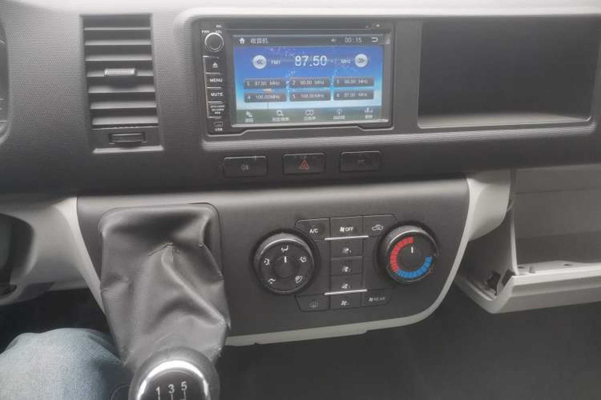 Used Jinbei Hiace 2018 2.4L Dashishi L Manual 14-Seater Luxury Version 4RB2 Audio And AC Panel