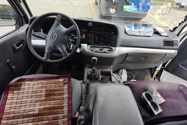 Used Jinbei Hiace 2018 2.0L Fifth-Generation Kuaiyun Luxury Standard Top 6-Seater V19S Center Console